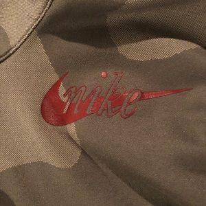 Camouflage Nike pullover